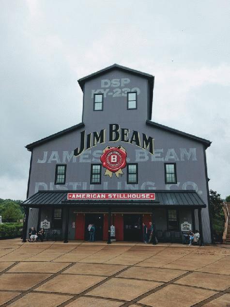 Leégett a Jim Beam egyik raktára